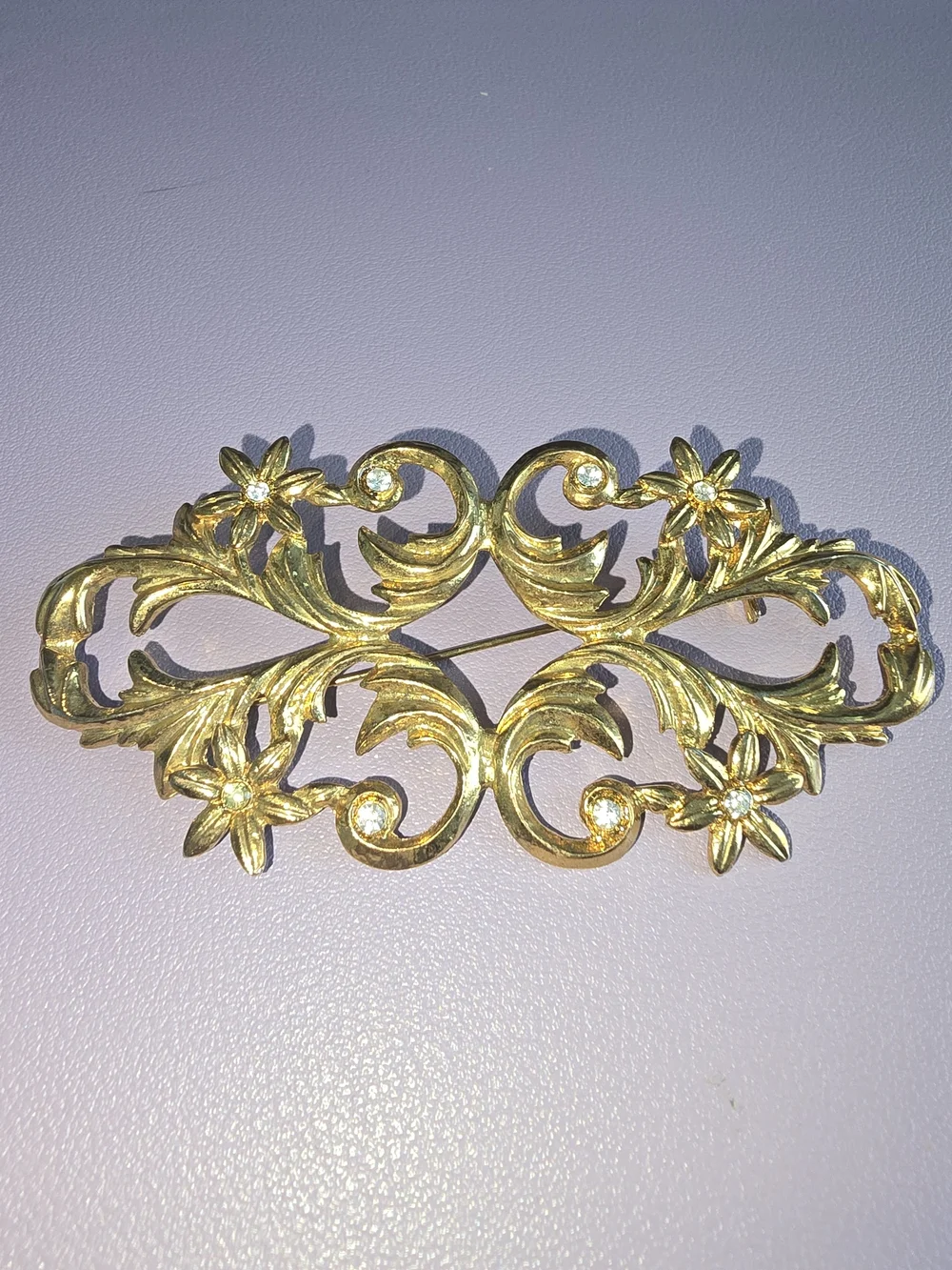 Gold Floral Filigree Brooch - Elegant Women’s Accessory, Like New
